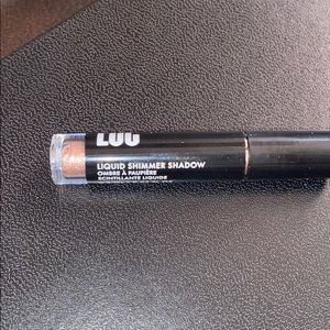 Liquid eyeshadow